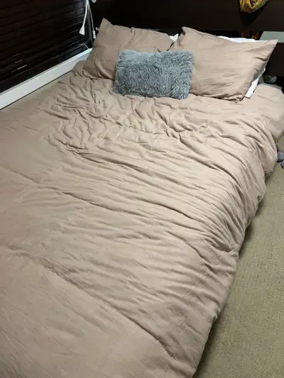 Queen size mattress and bed frame Both are sturdy, stable, and in good structural condition. • Mattr...