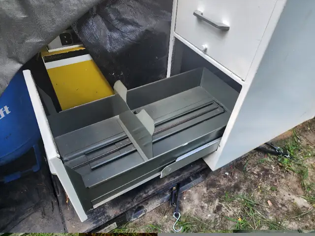 Heavy Duty Old Style 4 Drawer Fieling Cabinet White W Dividers in Bookcases & Shelving Units in Windsor Region - Image 9