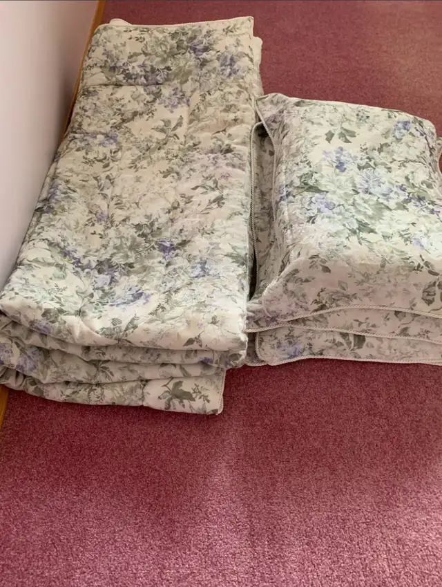 BEDDING ITEMS.65151223970433120