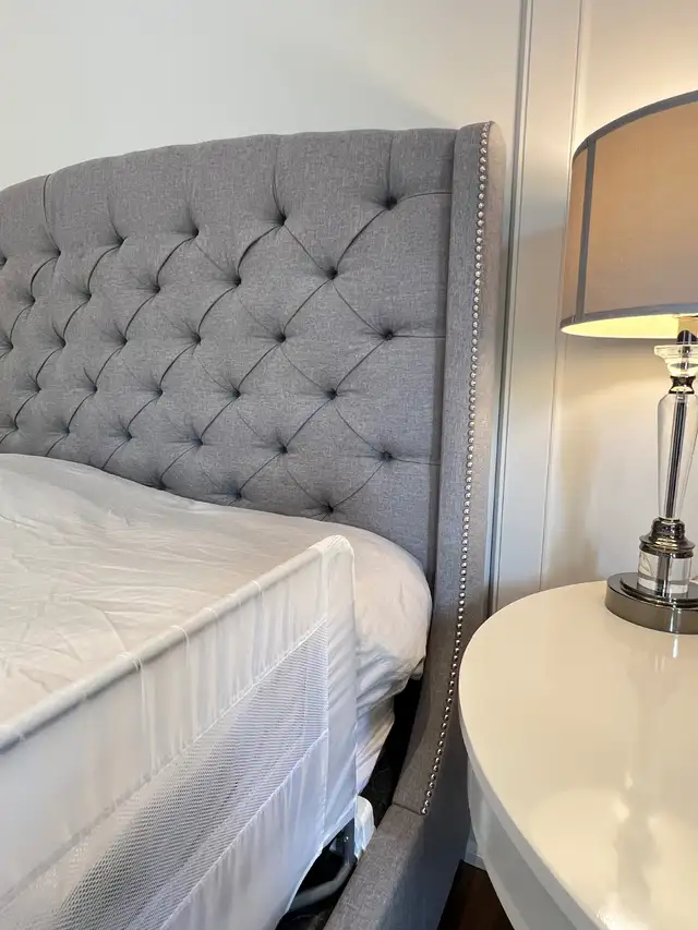 Elegant night lamps (Set of 2) in Indoor Lighting & Fans in City of Toronto - Image 6