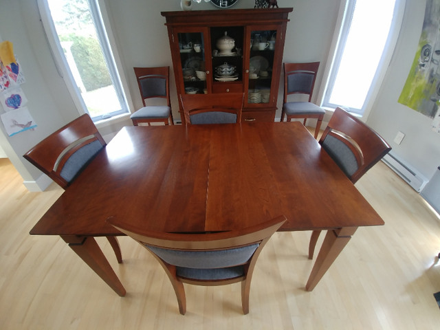 Set de cuisine et vaisselier dans Mobilier de salle à manger et cuisine  à Trois-Rivières