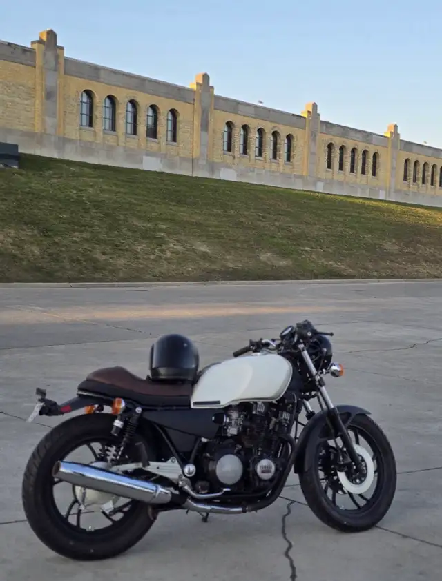 1982 Yamaha Seca 650 Cafe Racer in Street, Cruisers & Choppers in Oshawa / Durham Region - Image 2