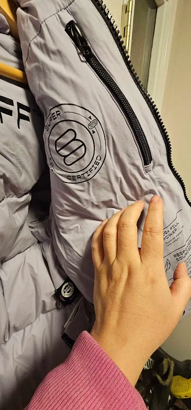 Super Puff Jacket in Women's - Tops & Outerwear in Calgary - Image 3