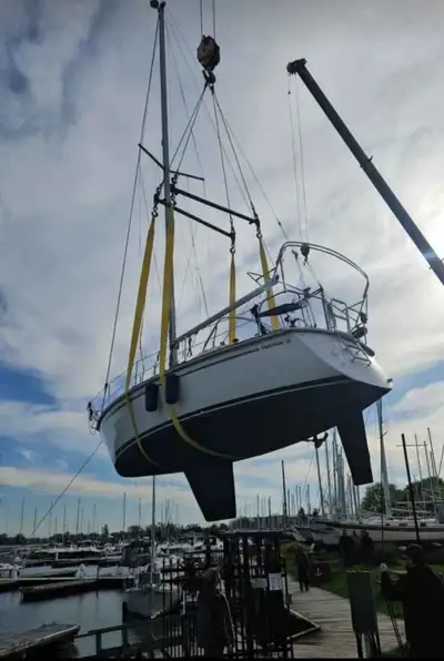 Pearson 28-2 1985 – 20 000 $ – Marina de Valleyfield ⛵ Pearson 28-2 1985 bien équipé et prêt à navig...