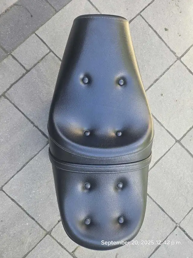 Triumph bonneville T100 King and Queen seat t100 in Other in City of Toronto - Image 5