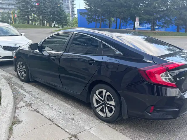 Honda civic 2016  in Cars & Trucks in Mississauga / Peel Region - Image 2