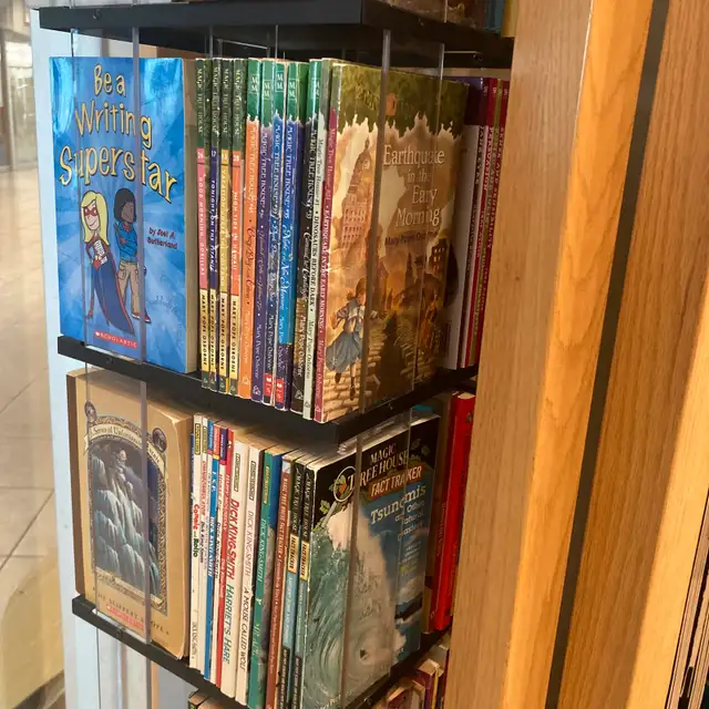 Children’s books in Children & Young Adult in City of Toronto - Image 7