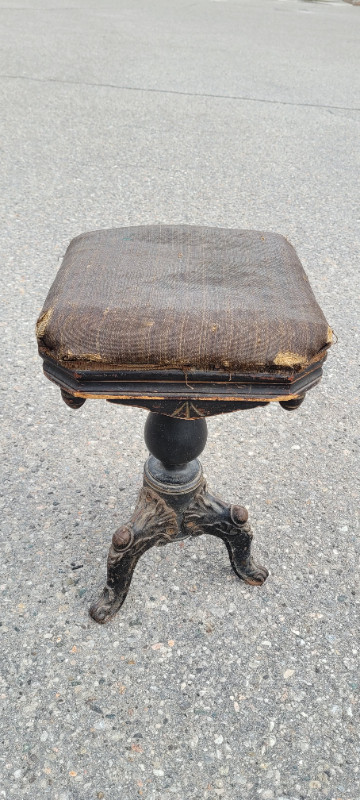 Antique Piano Stool in Other Tables in Markham / York Region