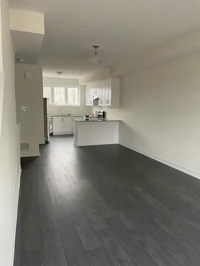 3 Bedrooms , 2.5 washrooms with Basement townhouse available for rent in Cambridge near Hwy-401. Eas...