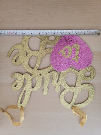 Glittery "Bride to be" sign
