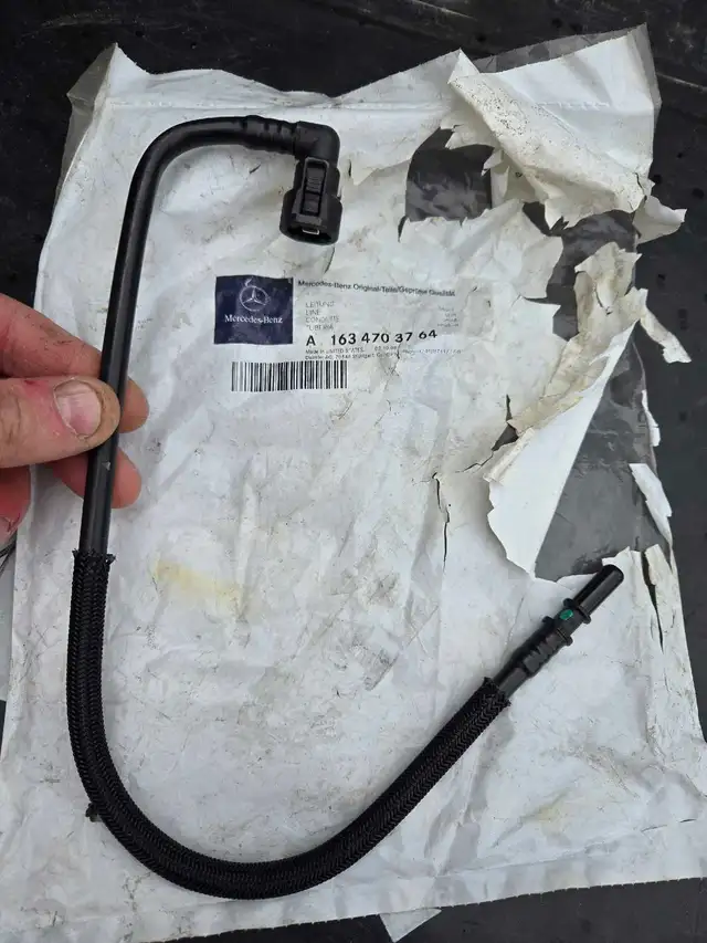 Mercedes fuel line