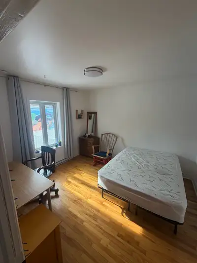 CESSION DE BAIL – 5 ½ MEUBLÉ – MONTRÉAL 7426 avenue de Lorimier, Montréal Je cède mon bail pour un s...