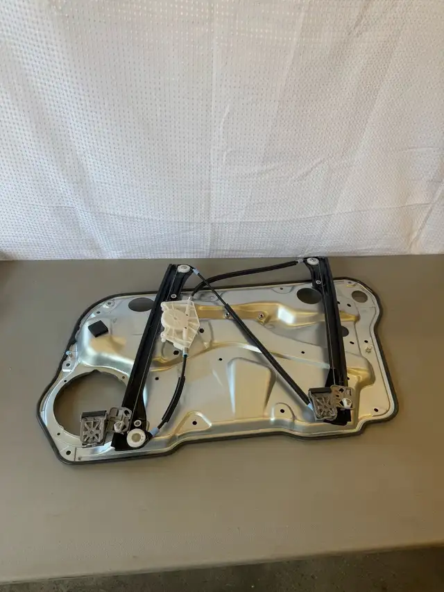 Power Window Regulator VW Golf Jetta in Other in Hamilton - Image 8