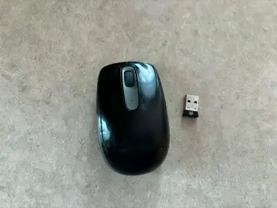 Souris HP sans fil avec dongle et pile COMME NEUVE – DISPO À LON, View more