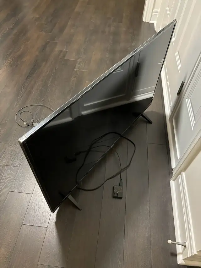 LG 43" HDTV LED 43LJ5000 TV 1080p in TVs in City of Toronto - Image 2