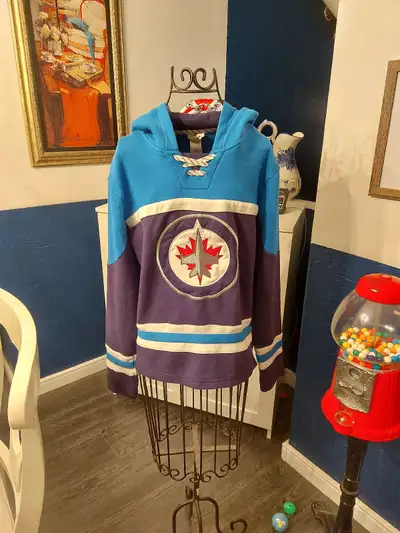 Winnipeg jets youth hoodie large , View more