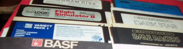 VINTAGE - LOT OF 42 COMMODORE 64 DISKS - 21 are Originals63005667671809121