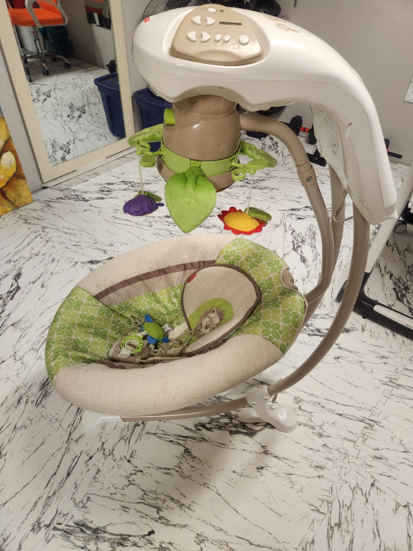 Fisher-Price Deluxe Cradle 'n Swing in Playpens, Swings & Saucers in Oakville / Halton Region - Image 2