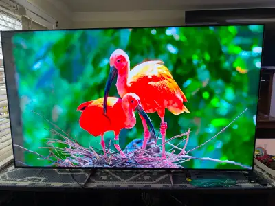 Samsung tv 4K smart 49 inches like new, View more