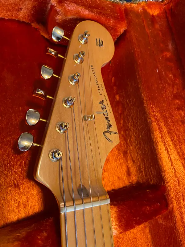 Fender 50th Anniversary American Vintage '57 Stratocaster in Guitars in Ottawa - Image 8