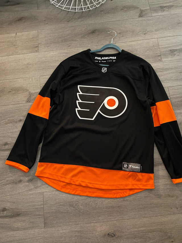 Philadelphia Flyers Fanatics Large jersey  in Hockey in Edmonton