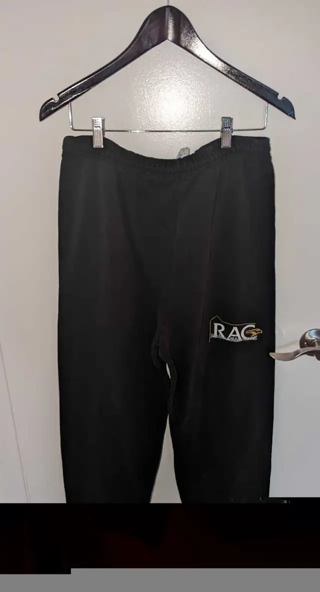 Medium Black Sweatpants  in Women's - Bottoms in City of Toronto - Image 6