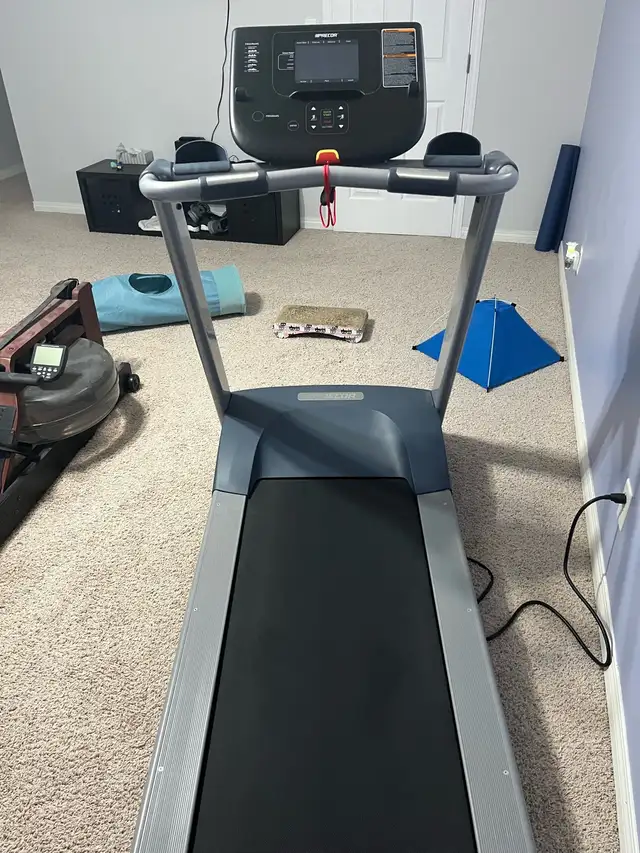 Precor Treadmill- TRM 211 Energy Series in Exercise Equipment in Edmonton - Image 3