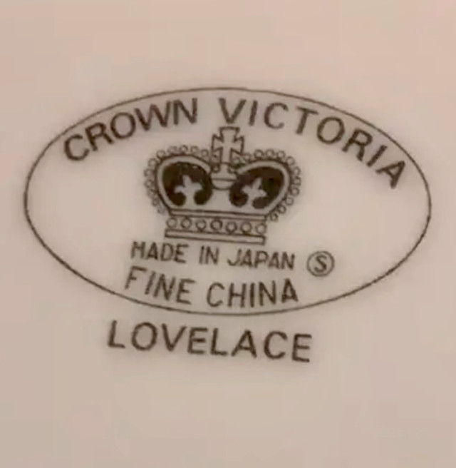 Lovelace Plates:  7 Bread and Butter Plates and 11 Dinner Plates in Kitchen & Dining Wares in Norfolk County - Image 2