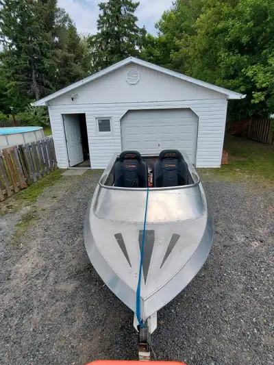 I built the boat in 2018. 1/8" 5052 sides, 1/4" 6061 bottom plate. Motor and pump are out of a 2002...