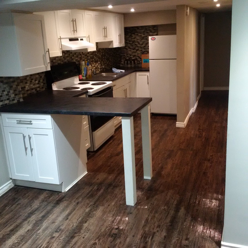 2 BEDROOM FOR RENT Downtown Dec. 1/26 2