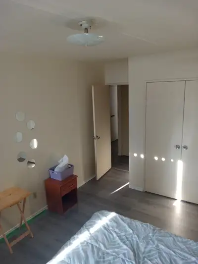 - One of the rooms in a 3 Bedroom apartment is available. Email Message - Phone not added to avoid S...