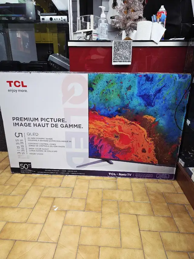 TCL 50" QLED Roku TV in TVs in Longueuil / South Shore - Image 2