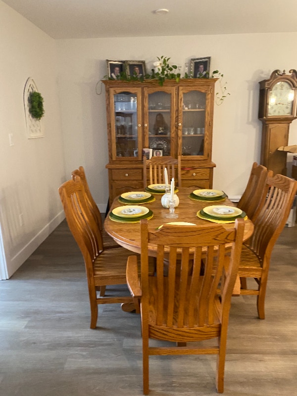 Beautiful Wheaton's solid oak buffet and hutch. Hutches & Display City of Halifax