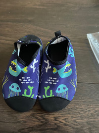 Water shoes for kids 