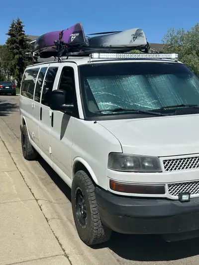 Multiple use setup with lots of extras lighting wheels and tires hauling camping runs great 6 litre...
