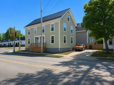 Bright and spacious second-floor two-bedroom apartment at 614 O’Brien Street in central Windsor. Thi...