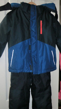 George toddler boys Snow suit for winter, size XS (4-5), EUC