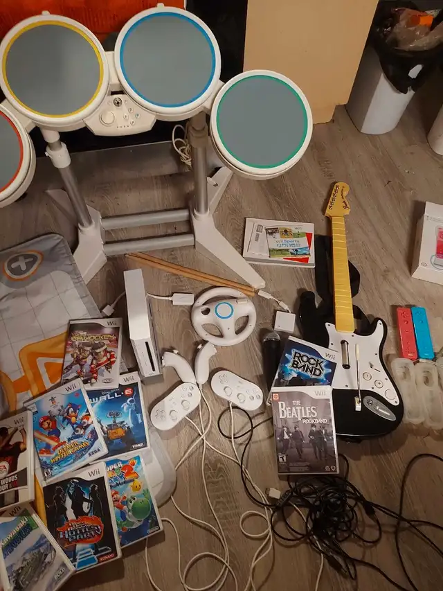 Nintendo Wii with Games and Accessories63234937293571122