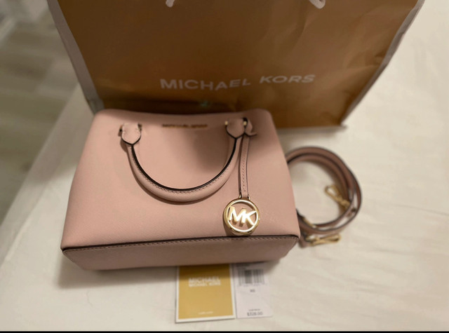 Micheal Kors cross body handbag in Women's - Bags & Wallets in City of Toronto - Image 2