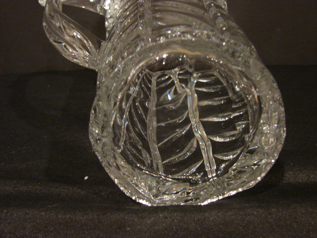 Fifth Ave Crystal Water Pitcher With Scalloped Top in Kitchen & Dining Wares in New Glasgow - Image 2