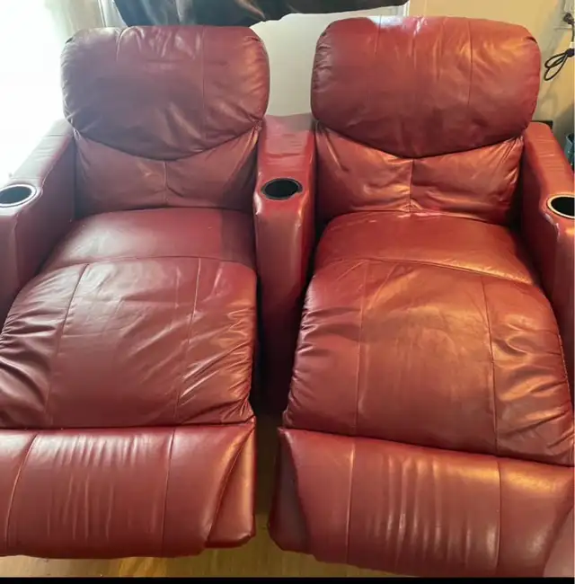 3 pas 2 fauteuils inclinables cinéma maison urgent in Couches & Futons in Longueuil / South Shore - Image 2