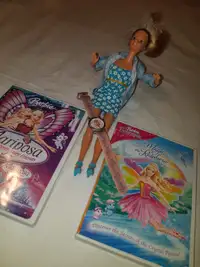 Lot 1 Barbie,2 films dvd et 1 montre poupée au choix