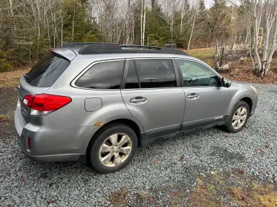 2011 Subaru Outback 3.6R Premium. 339,000 km. Price drop again 2300 OBO. 8 wheels and tires. All sea...
