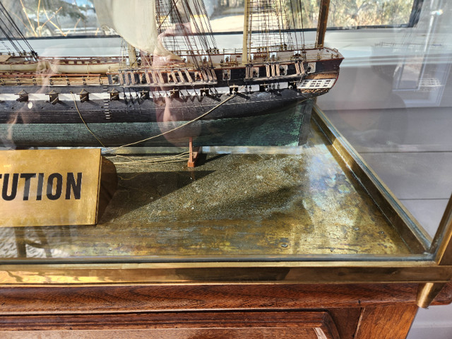 USS Constitution Ship Midel in Museaum Brass and Glass Case Art in Arts & Collectibles in Strathcona County - Image 3