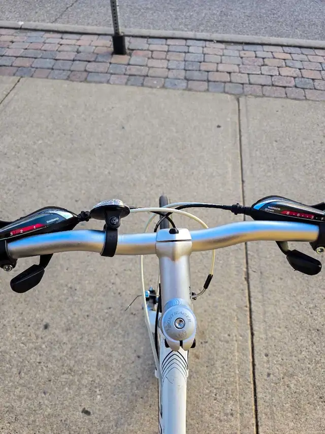 Trek 7.3 FX WSD Bike for Sale – Great Condition! in Cruiser, Commuter & Hybrid in Guelph - Image 5