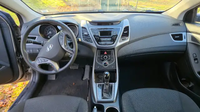 2015 Hyundai Elantra Sedan GL in Cars & Trucks in Cape Breton - Image 4