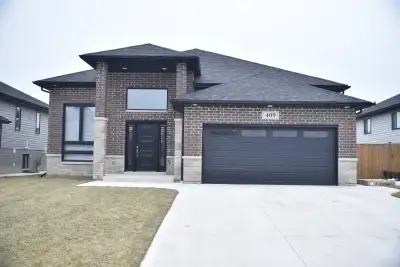 5 BED 3 BATH FULL HOUSE FOR RENT  IN AMHERSTBURG