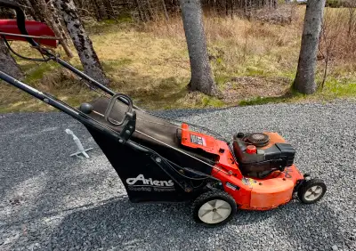 6 HP Ariens Self Propelled gas mower in good condition with detachable rear mower bag for mulching o...