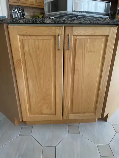 24 pieces. Price with handles $25 each. If buying all 24 prices with handles :$600 Real oak. Followi...