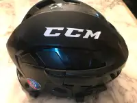 CCM Hockey helmet (casque de hockey) S/M for kids